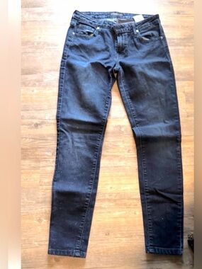Guess dark Wash skinny jeans size 27R